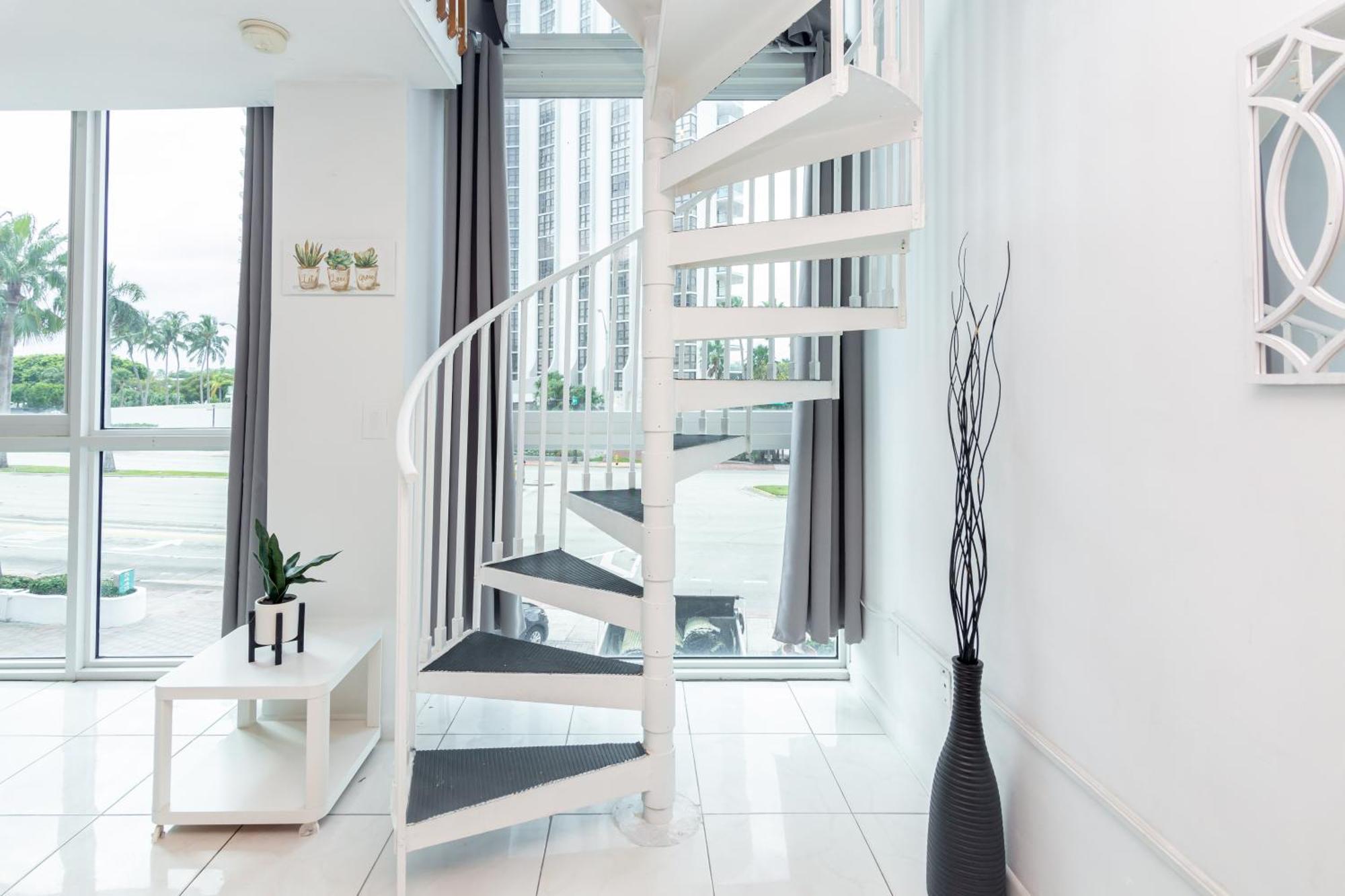 ميامي بيتش Girasole Suites الغرفة الصورة